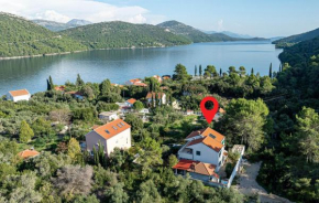 1 Bedroom Stunning Apartment In Broce
